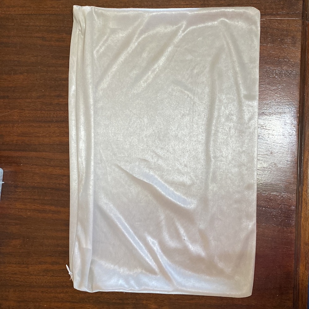 Silver pillow cover. Zipper 18x12
